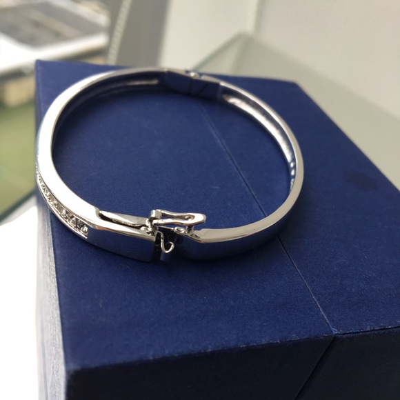 AUTHENTIC SWAROVSKI CRYSTAL BRACELET - Picture 3 of 6